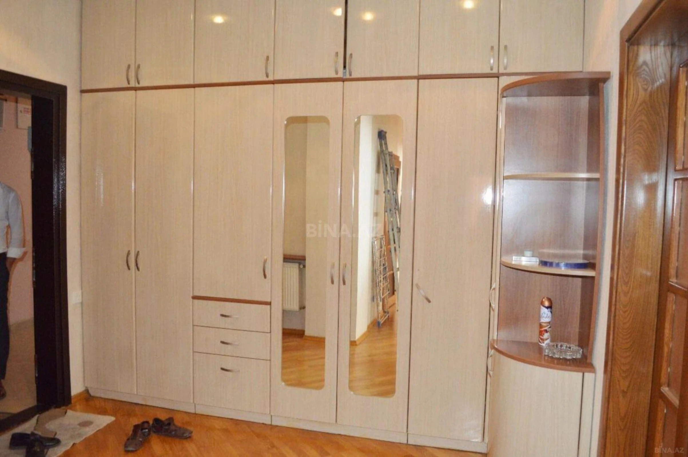 Satılır 2 otaqlı mənzil 109 m²