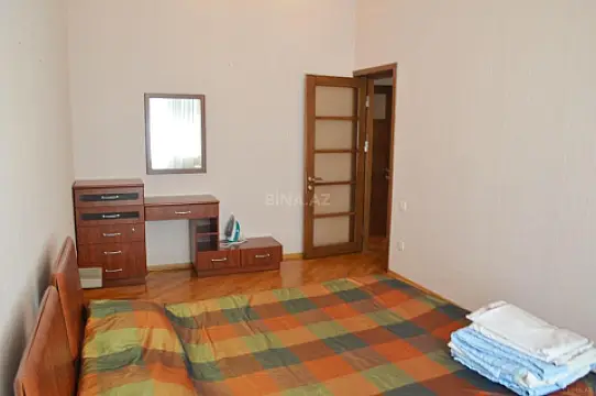 Satılır 2 otaqlı mənzil 109 m²