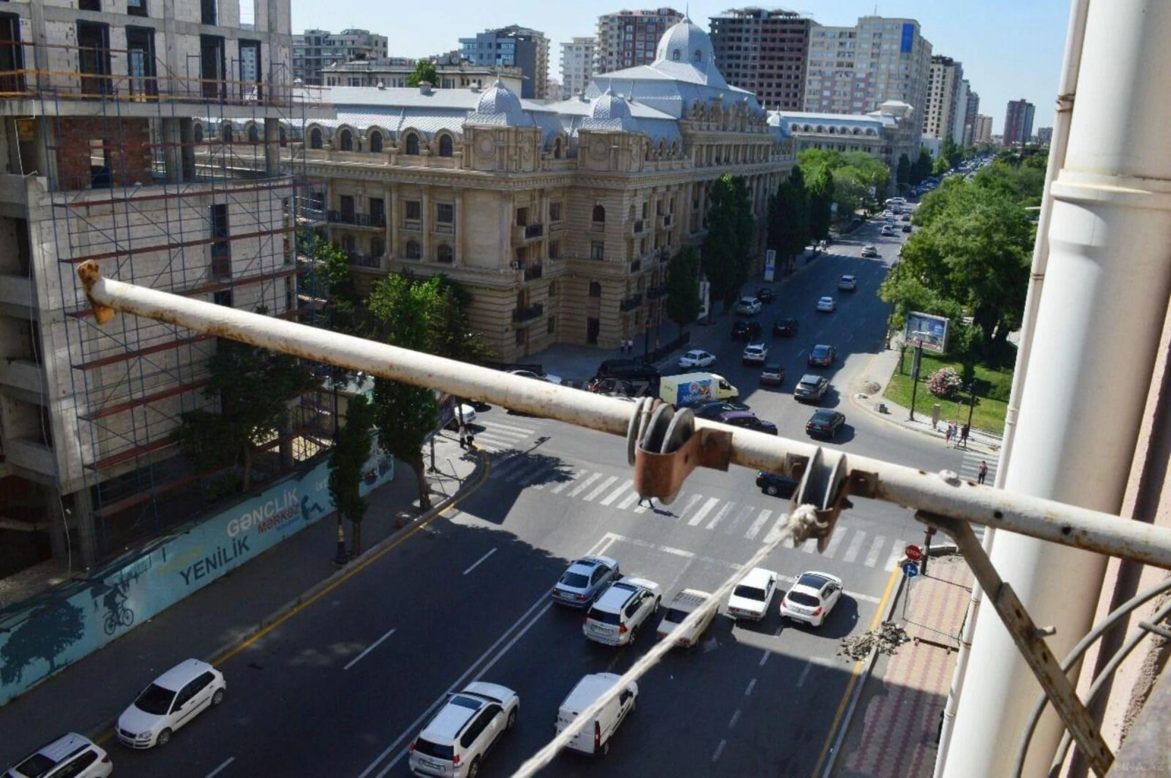 Satılır 2 otaqlı mənzil 109 m²