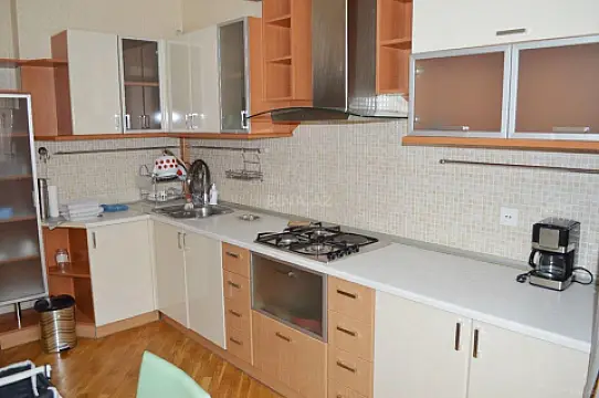 Satılır 2 otaqlı mənzil 109 m²