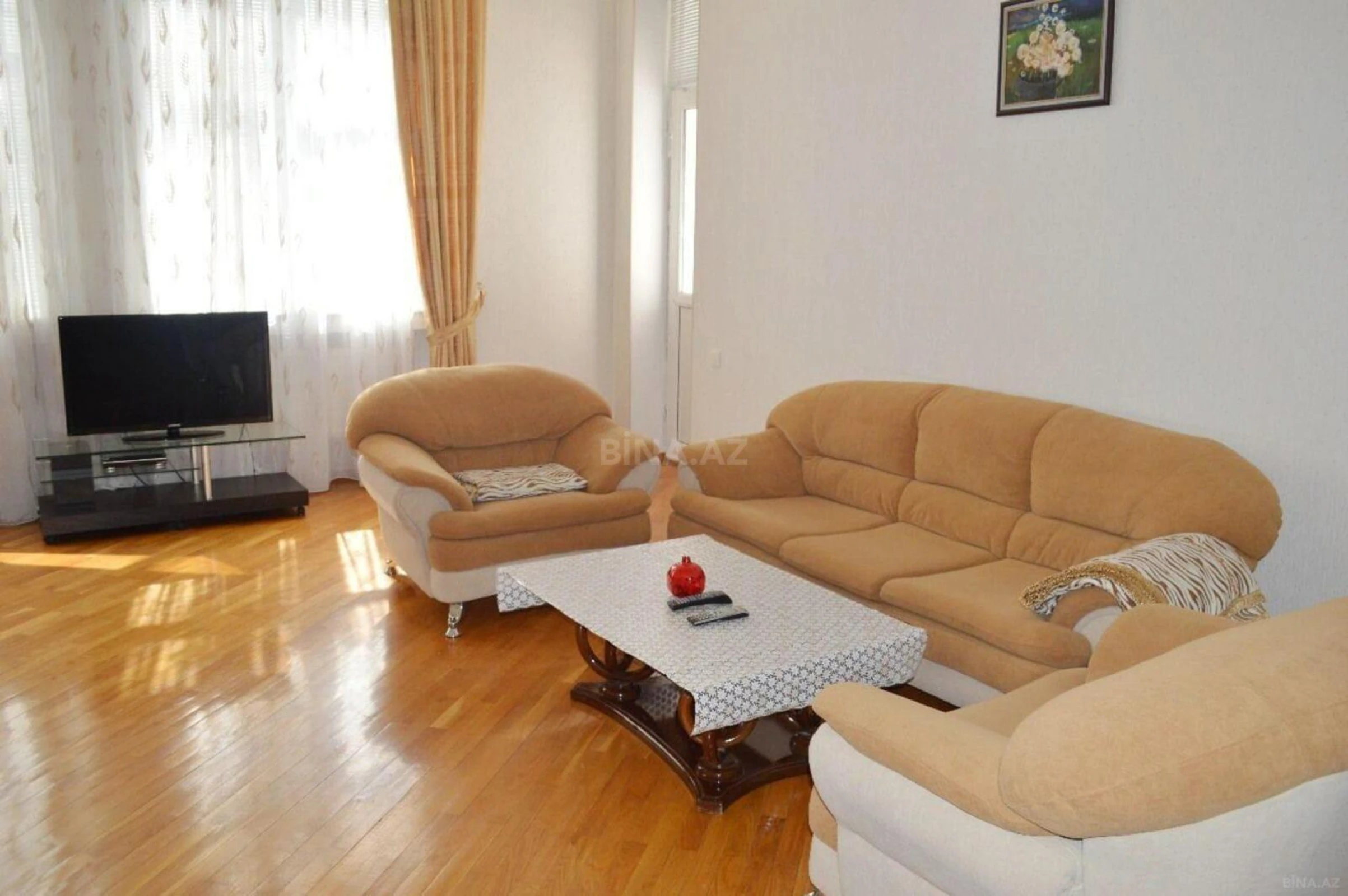 Satılır 2 otaqlı mənzil 109 m²