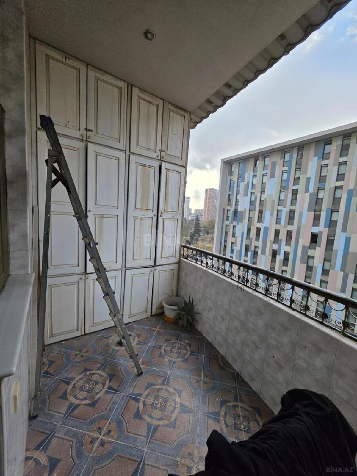 Satılır 2 otaqlı mənzil 109 m²