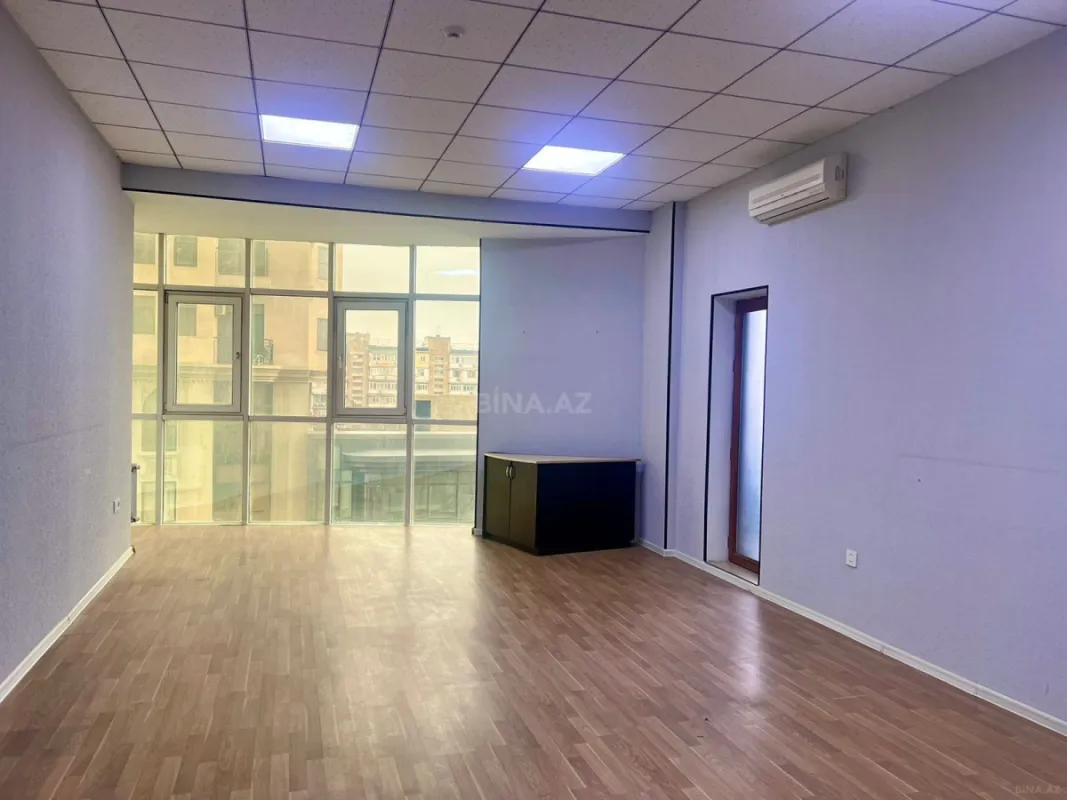 Kirayə verilir 3 otaqlı ofis 105 m²