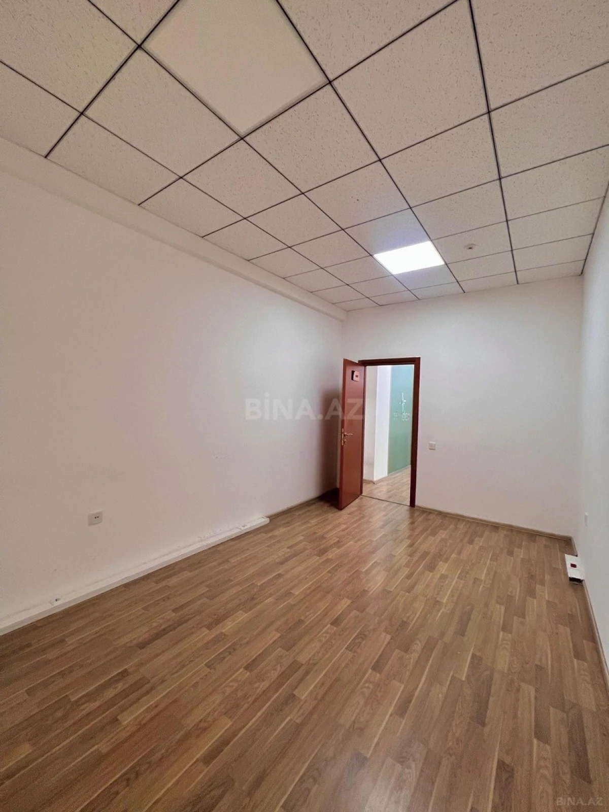 Kirayə verilir 3 otaqlı ofis 105 m²