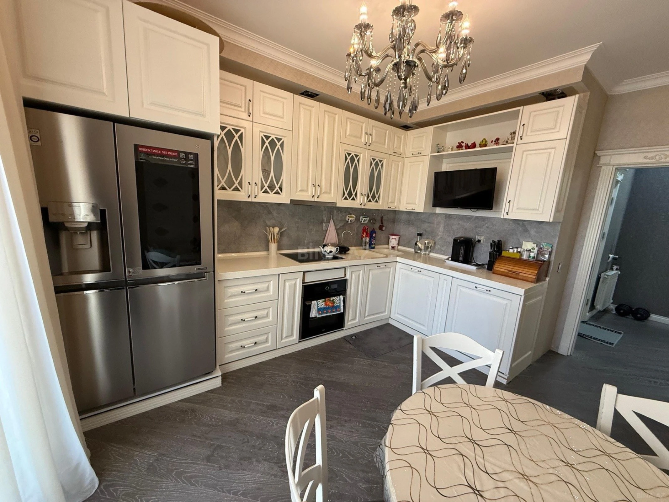 Satılır 3 otaqlı mənzil 148 m²