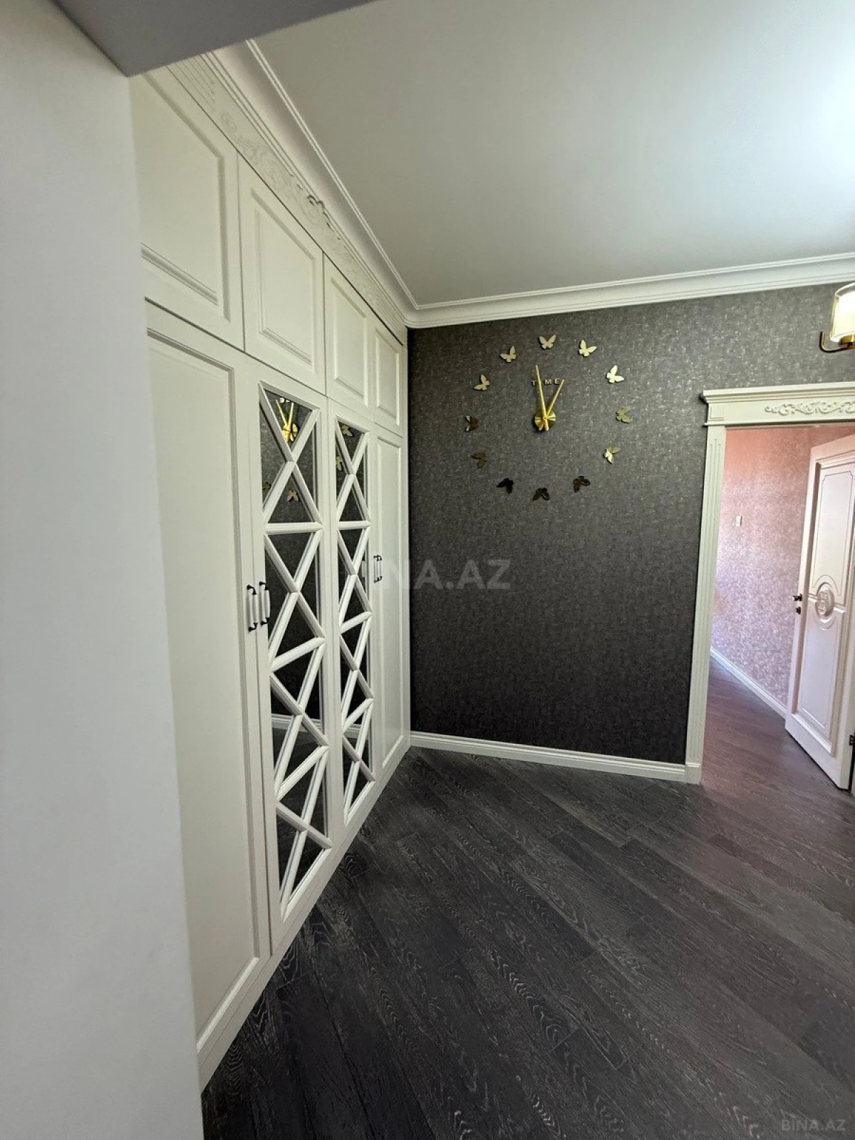 Satılır 3 otaqlı mənzil 148 m²