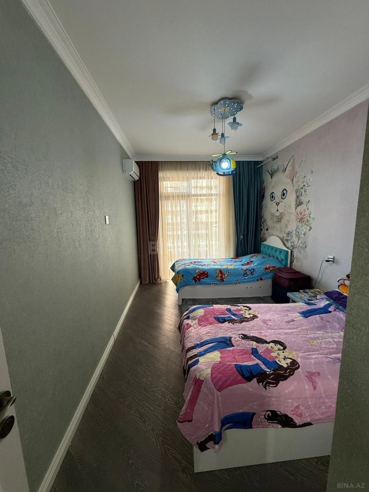 Satılır 3 otaqlı mənzil 148 m²