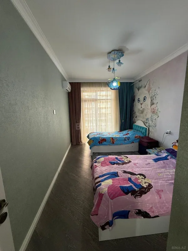 Satılır 3 otaqlı mənzil 148 m²