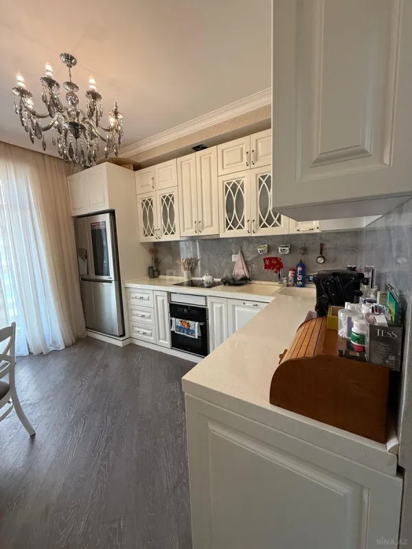 Satılır 3 otaqlı mənzil 148 m²