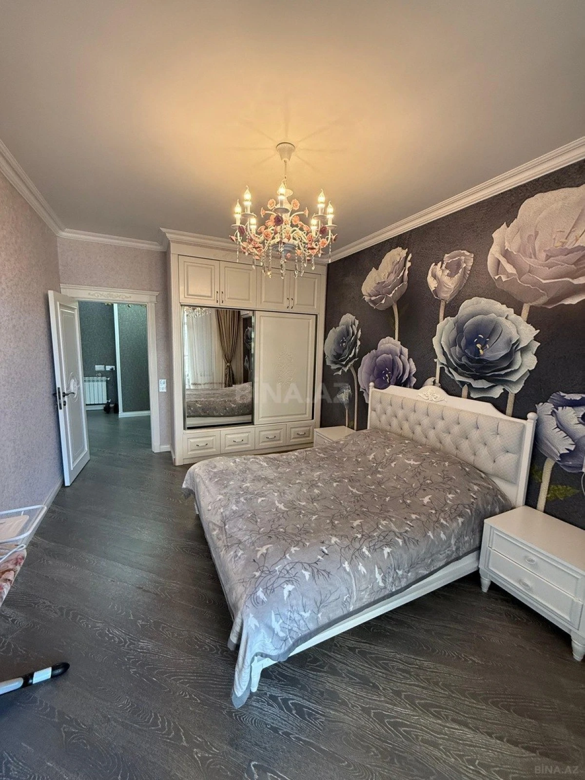 Satılır 3 otaqlı mənzil 148 m²