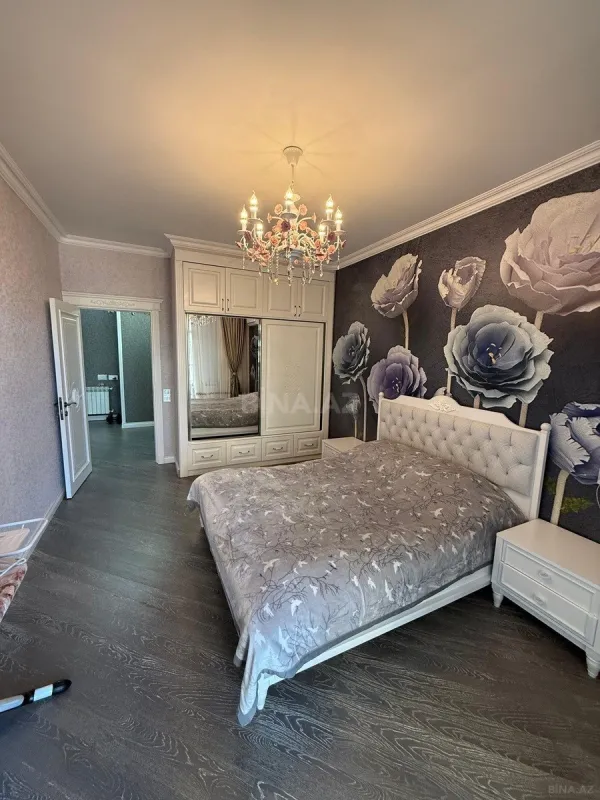 Satılır 3 otaqlı mənzil 148 m²