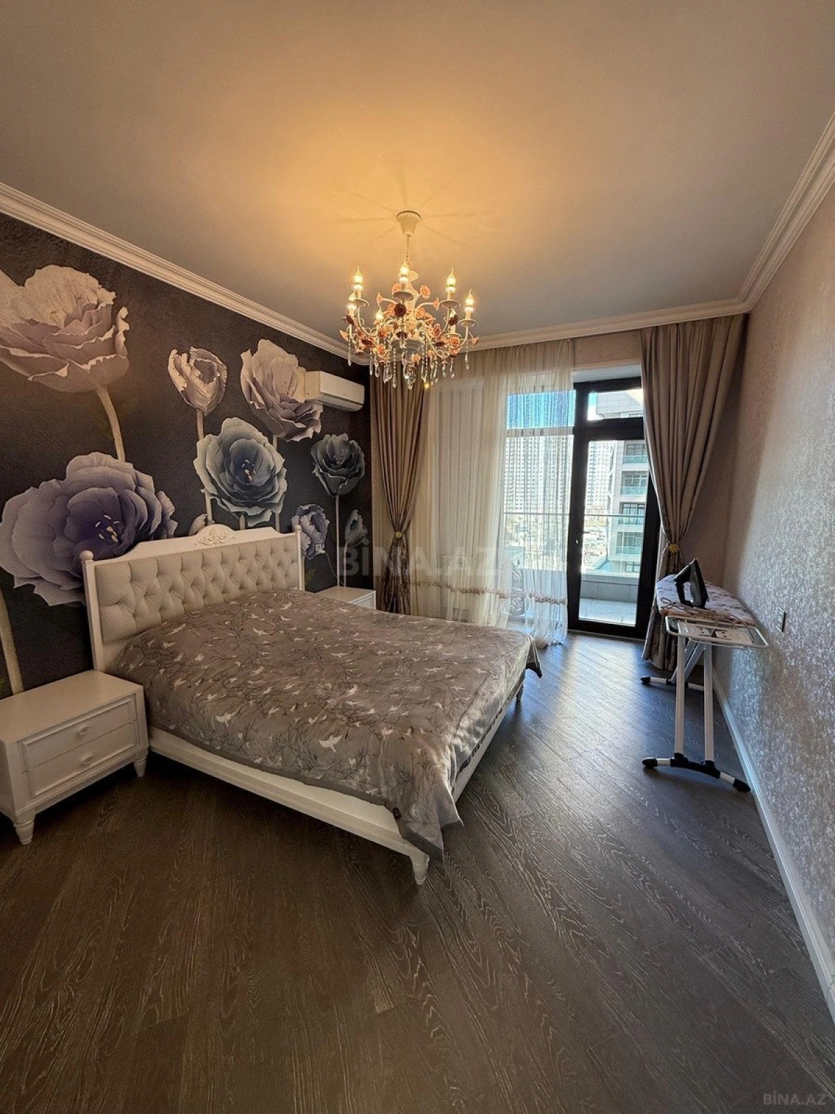 Satılır 3 otaqlı mənzil 148 m²