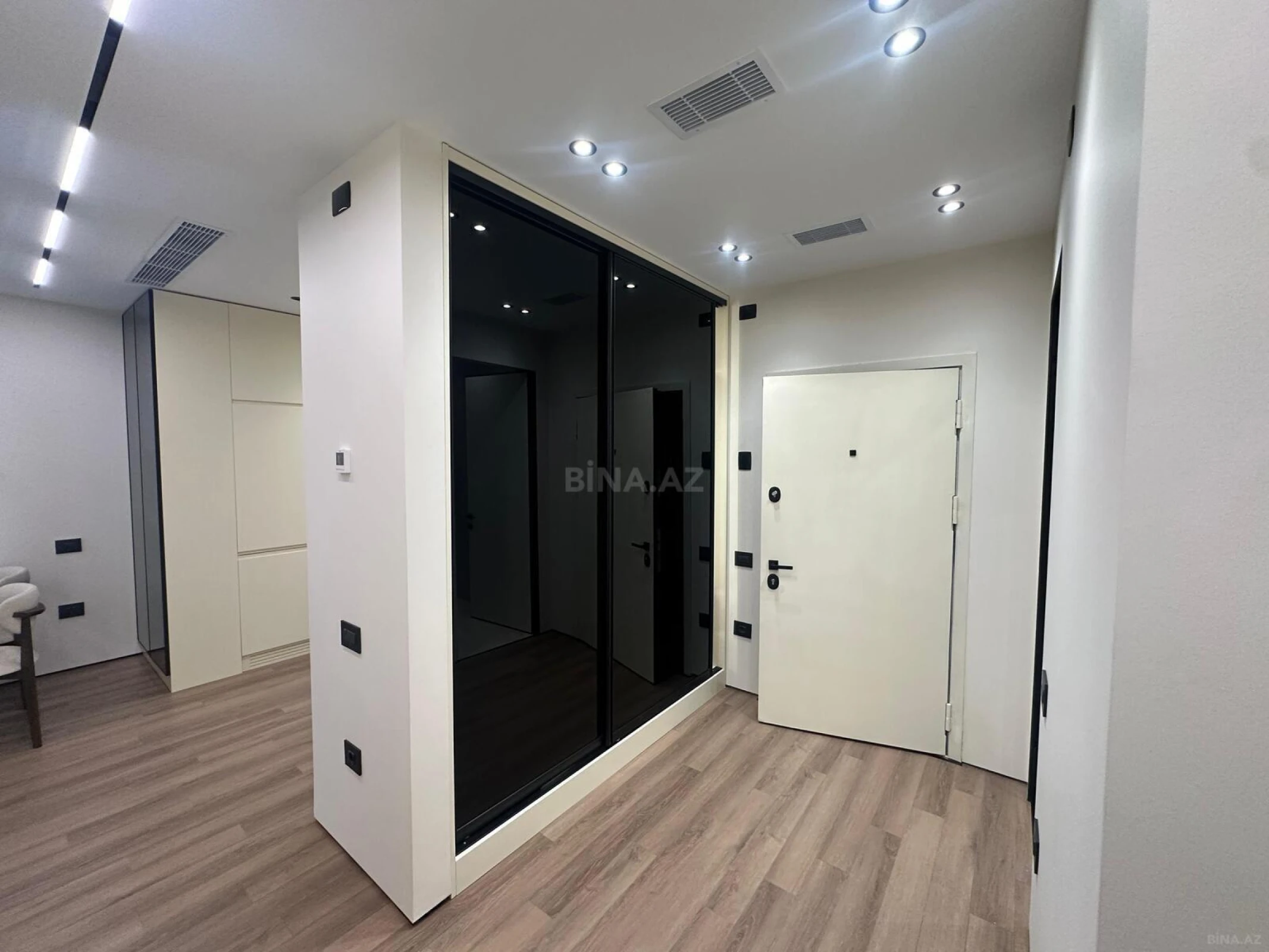 Kirayə verilir 3 otaqlı mənzil 98 m²