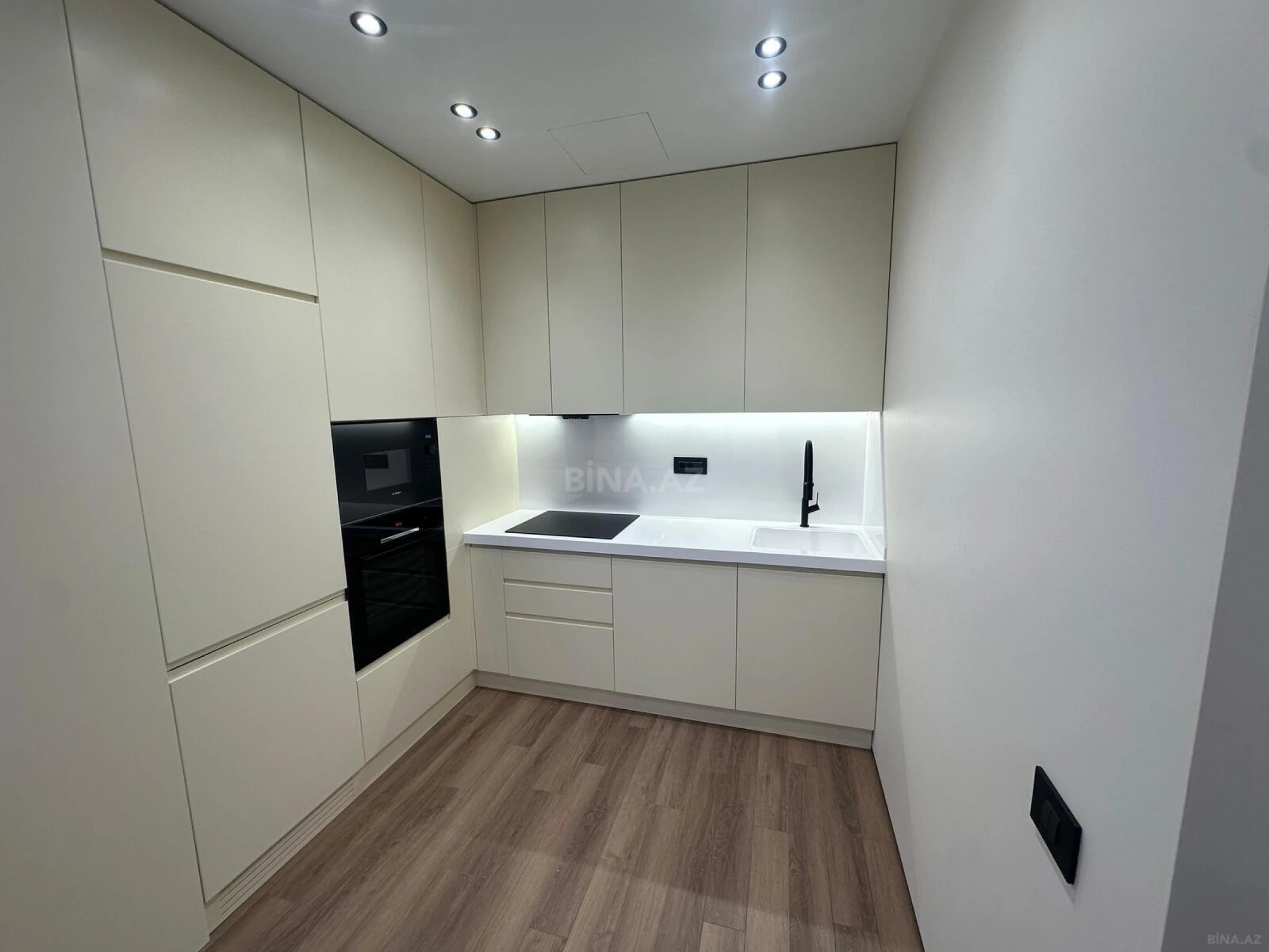 Kirayə verilir 3 otaqlı mənzil 98 m²