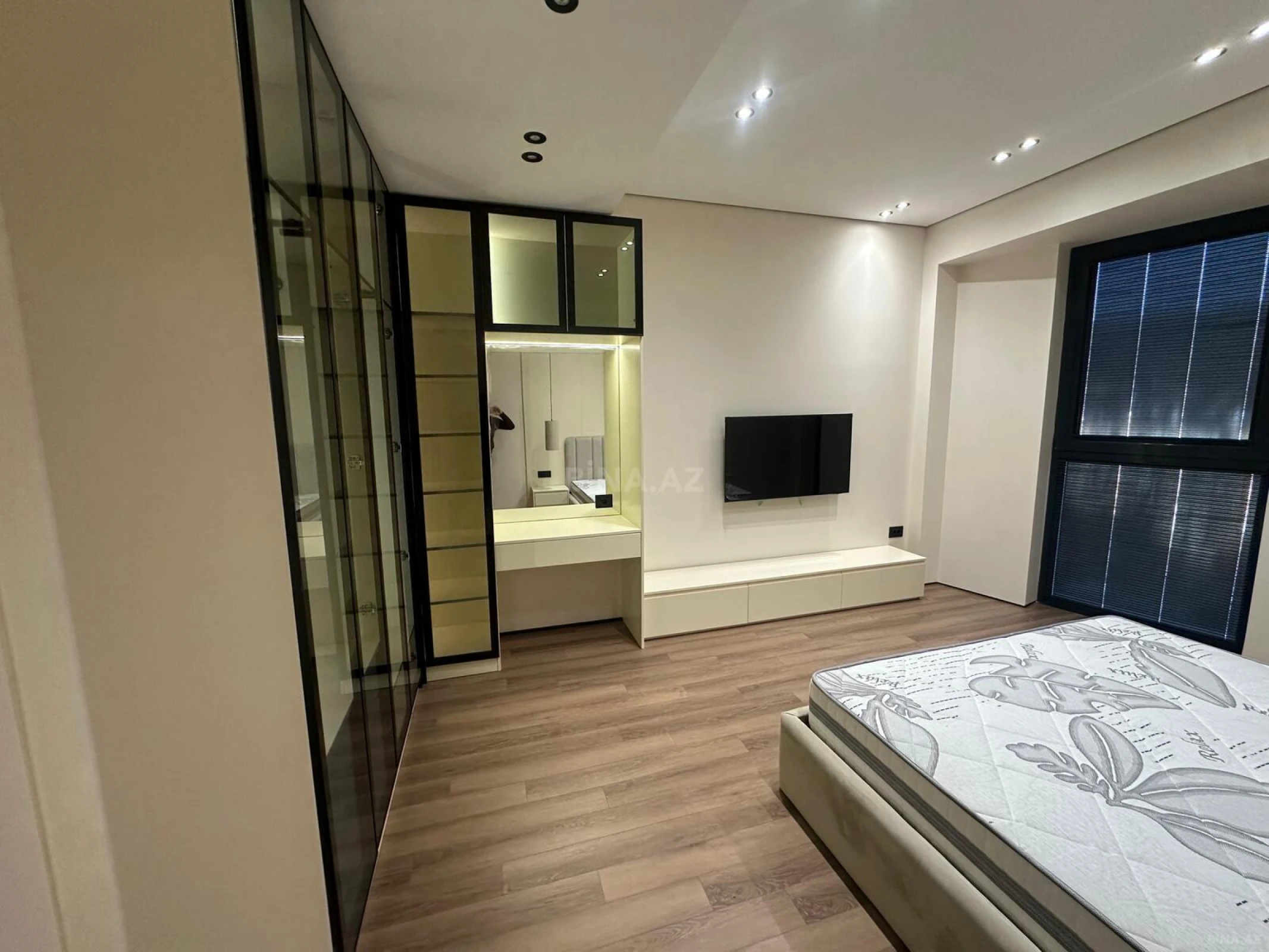 Kirayə verilir 3 otaqlı mənzil 98 m²