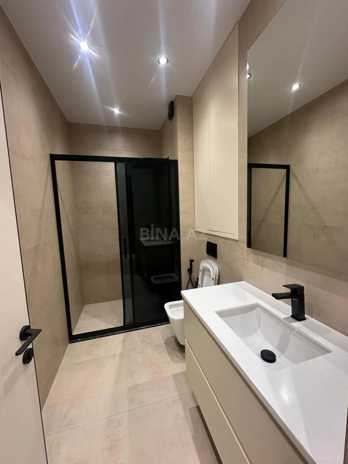 Kirayə verilir 3 otaqlı mənzil 98 m²