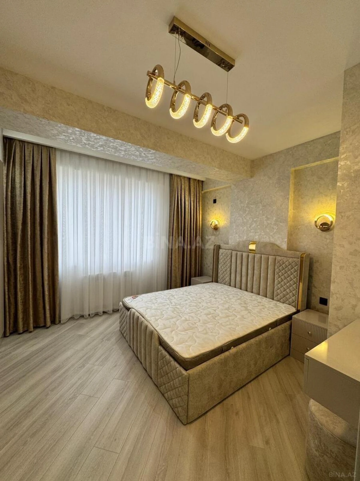 Satılır 3 otaqlı mənzil 88 m²