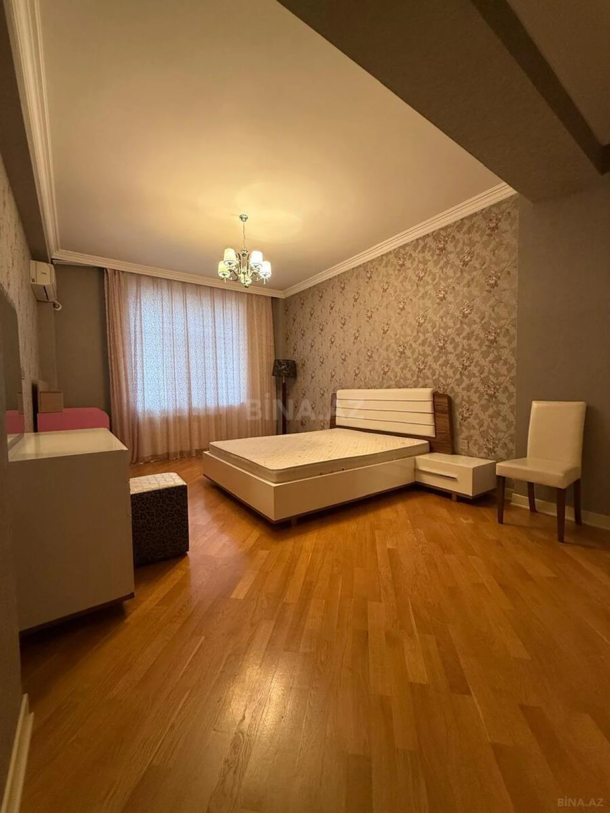 Kirayə verilir 3 otaqlı mənzil 125 m²
