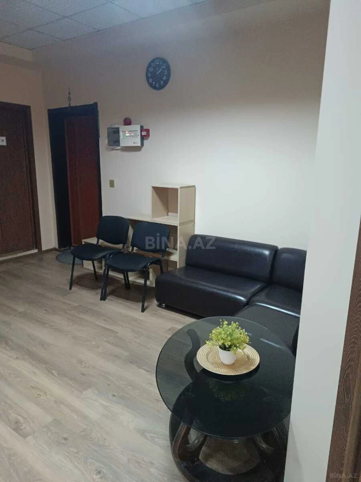 Satılır 5 otaqlı ofis 215 m²