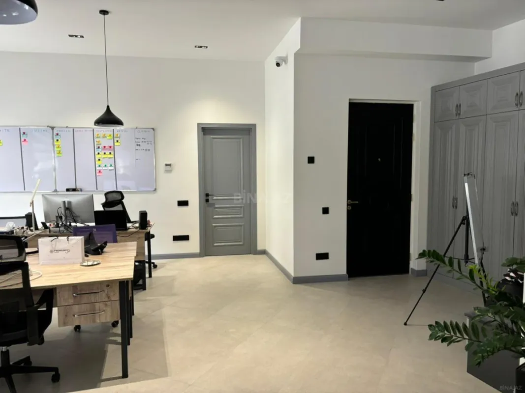 Kirayə verilir 3 otaqlı ofis 130 m²