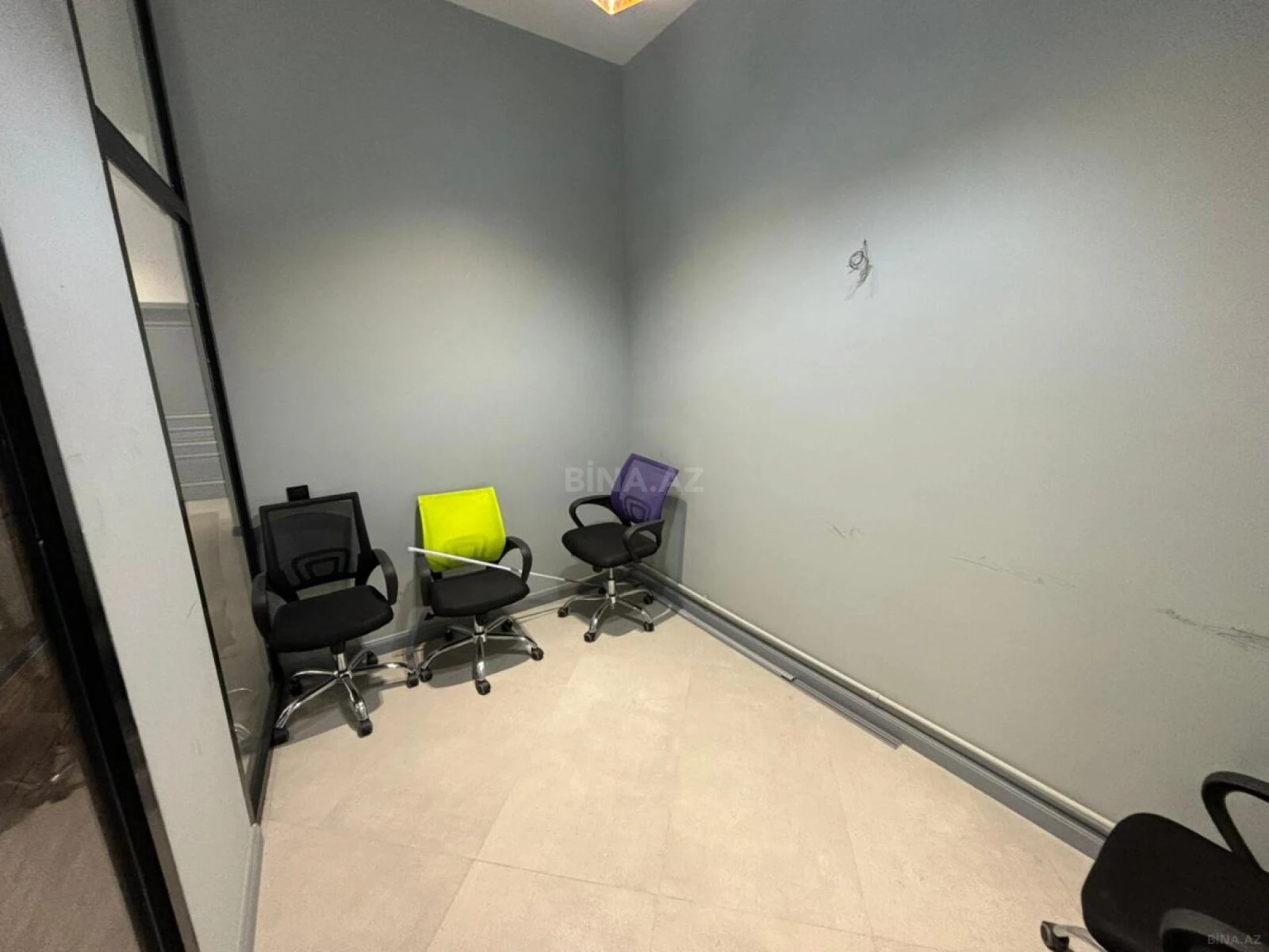 Kirayə verilir 3 otaqlı ofis 130 m²