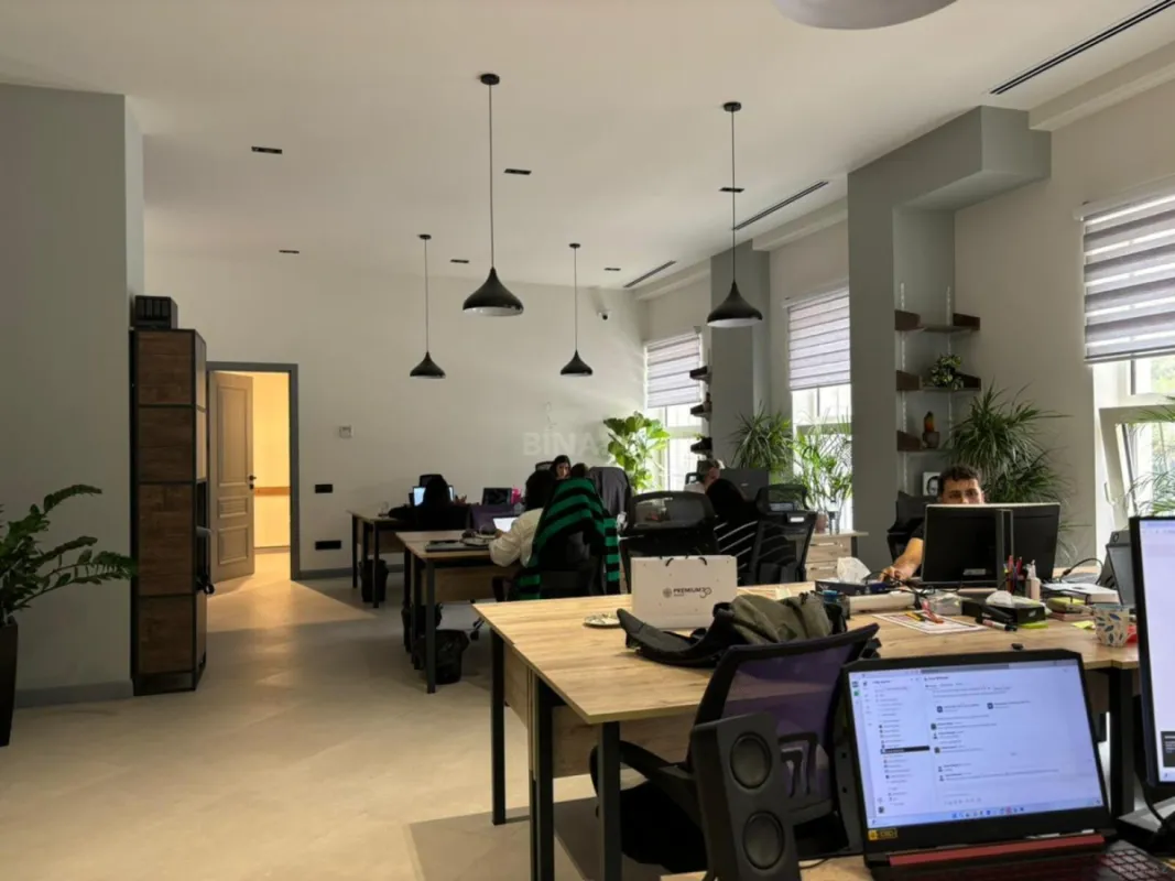 Kirayə verilir 3 otaqlı ofis 130 m²