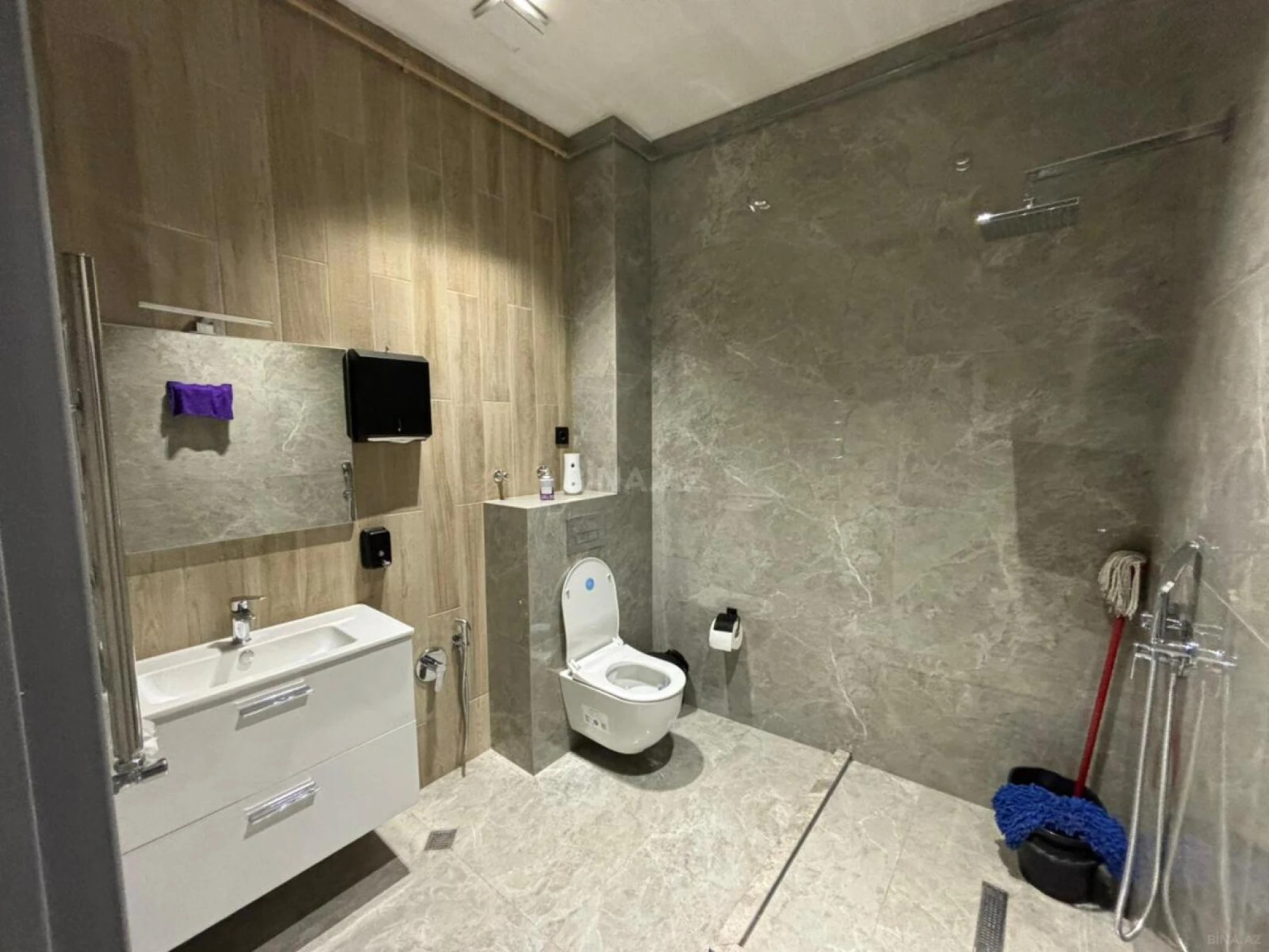 Kirayə verilir 3 otaqlı ofis 130 m²