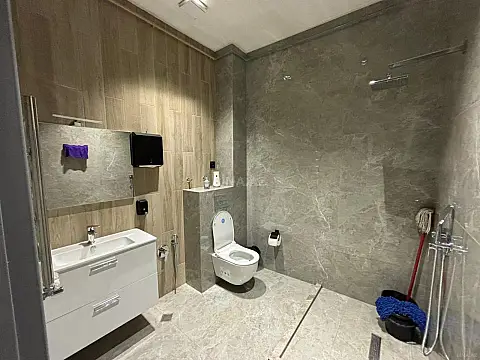 Kirayə verilir 3 otaqlı ofis 130 m²