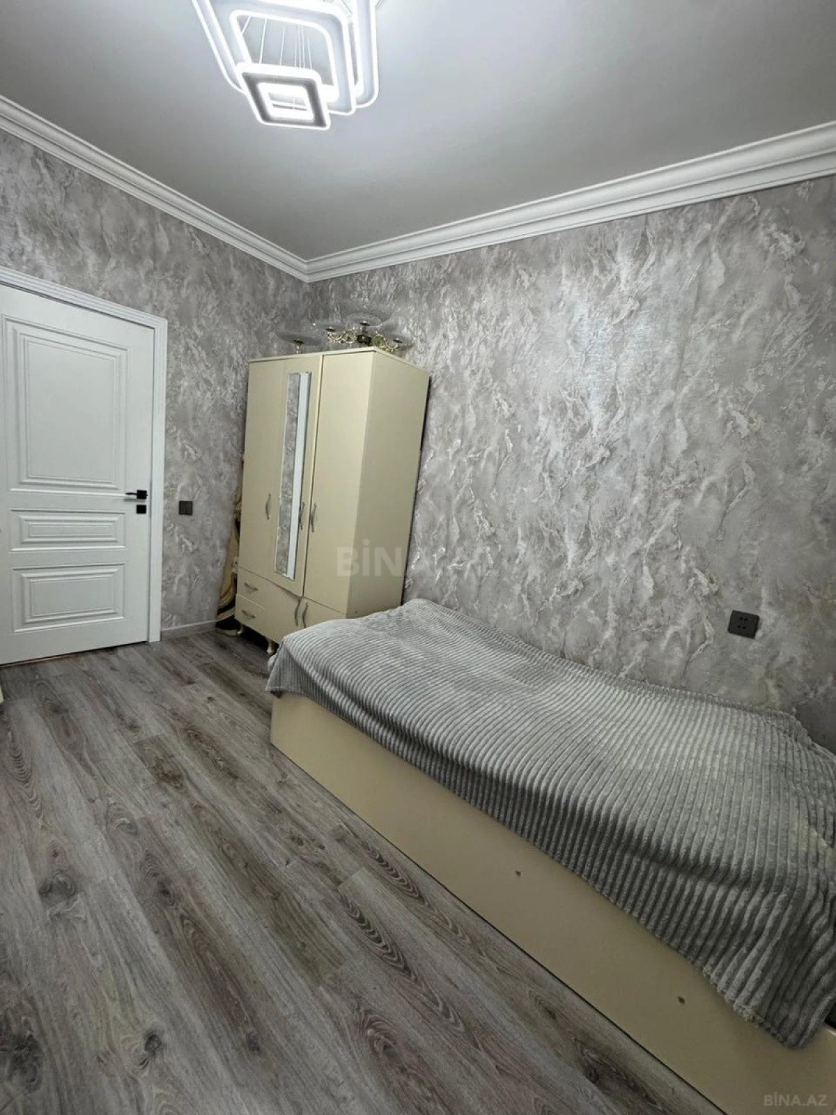 Satılır 4 otaqlı mənzil 90 m²