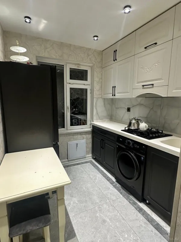 Satılır 4 otaqlı mənzil 90 m²