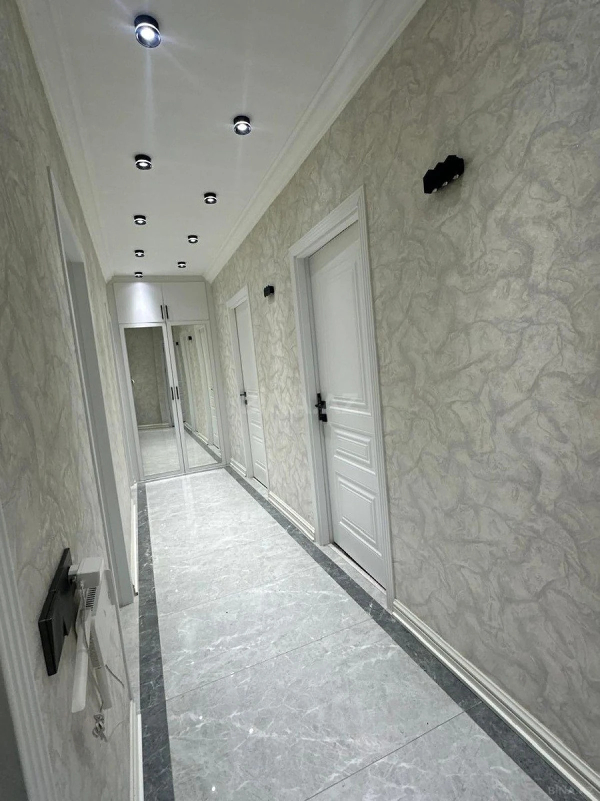 Satılır 4 otaqlı mənzil 90 m²