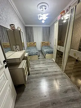 Satılır 4 otaqlı mənzil 90 m²