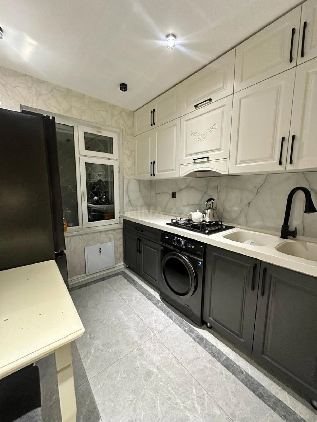 Satılır 4 otaqlı mənzil 90 m²