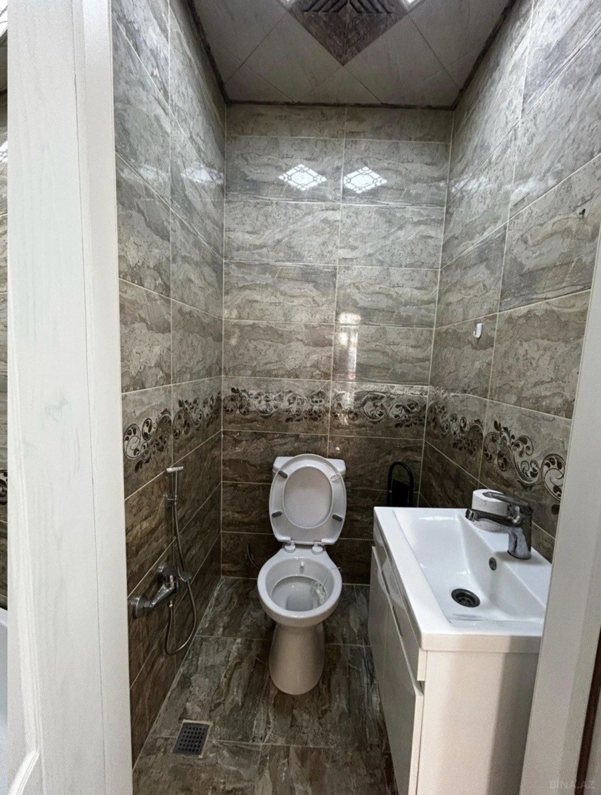 Kirayə verilir 2 otaqlı mənzil 85 m²