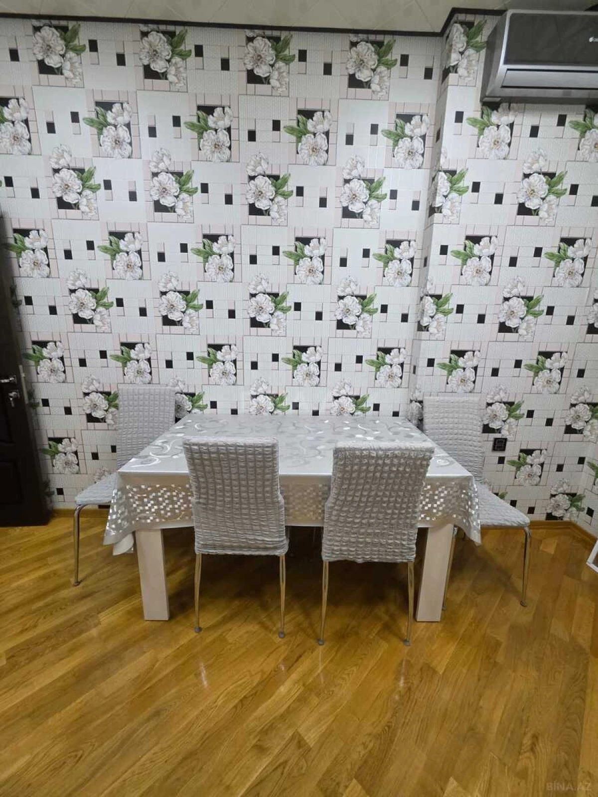 Kirayə verilir 3 otaqlı mənzil 100 m²