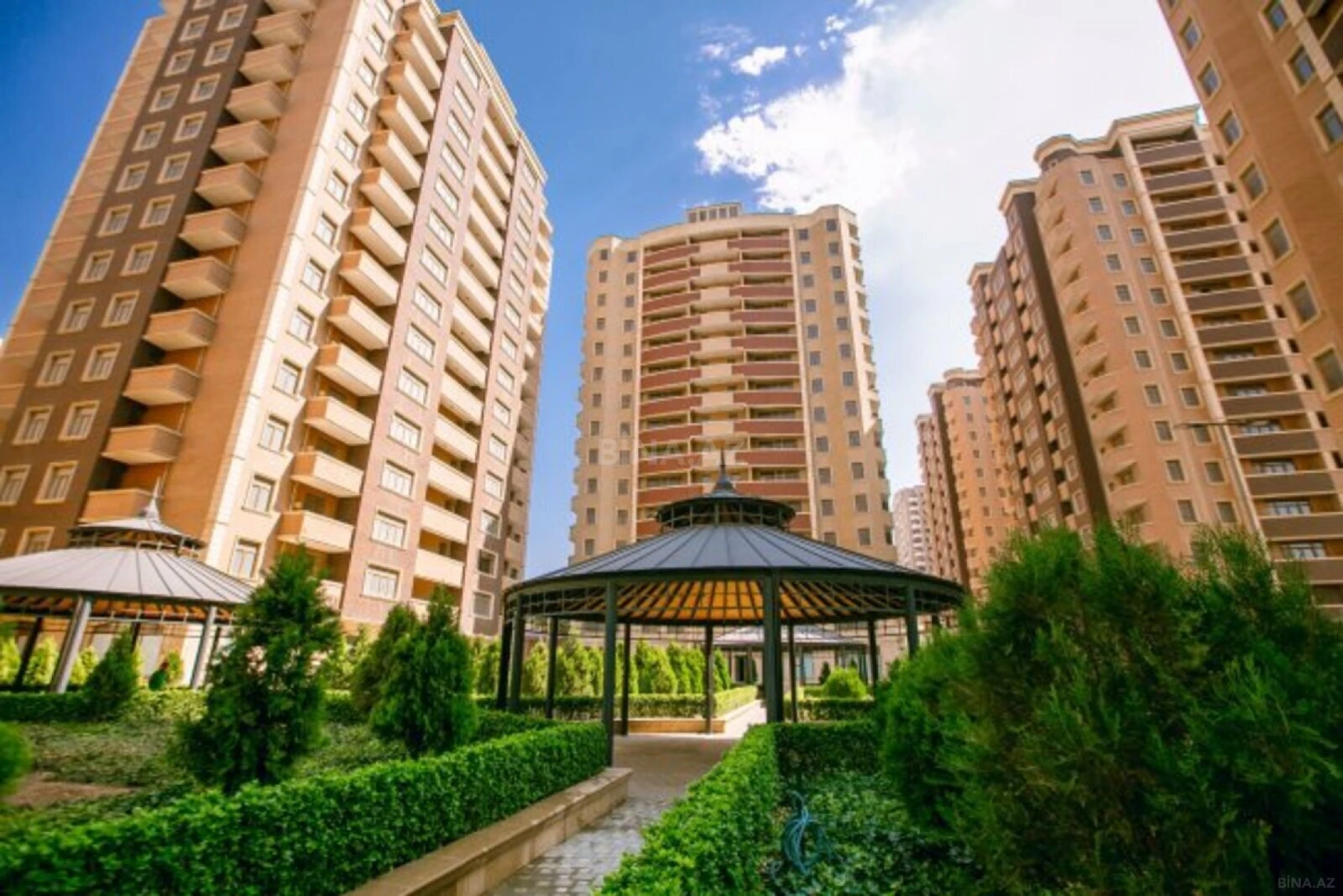 Satılır 2 otaqlı mənzil 114 m²