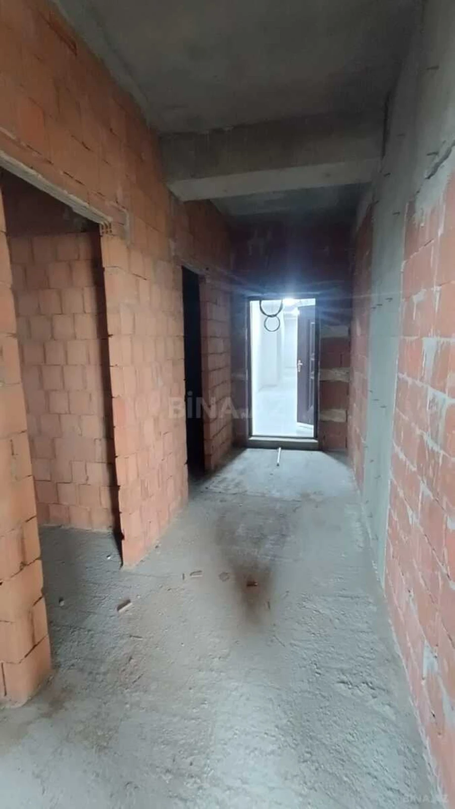 Satılır 3 otaqlı mənzil 118 m²