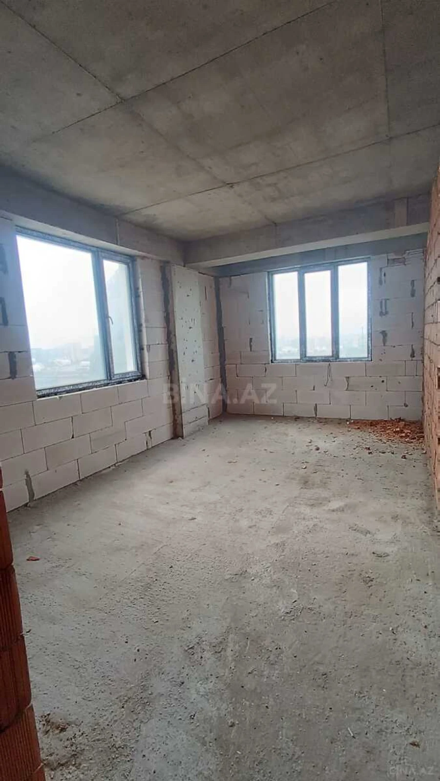 Satılır 3 otaqlı mənzil 118 m²