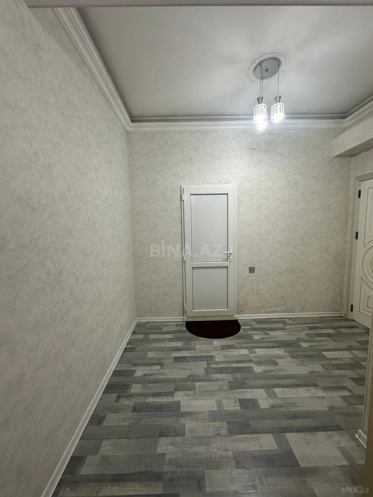 Kirayə verilir 2 otaqlı mənzil 75 m²