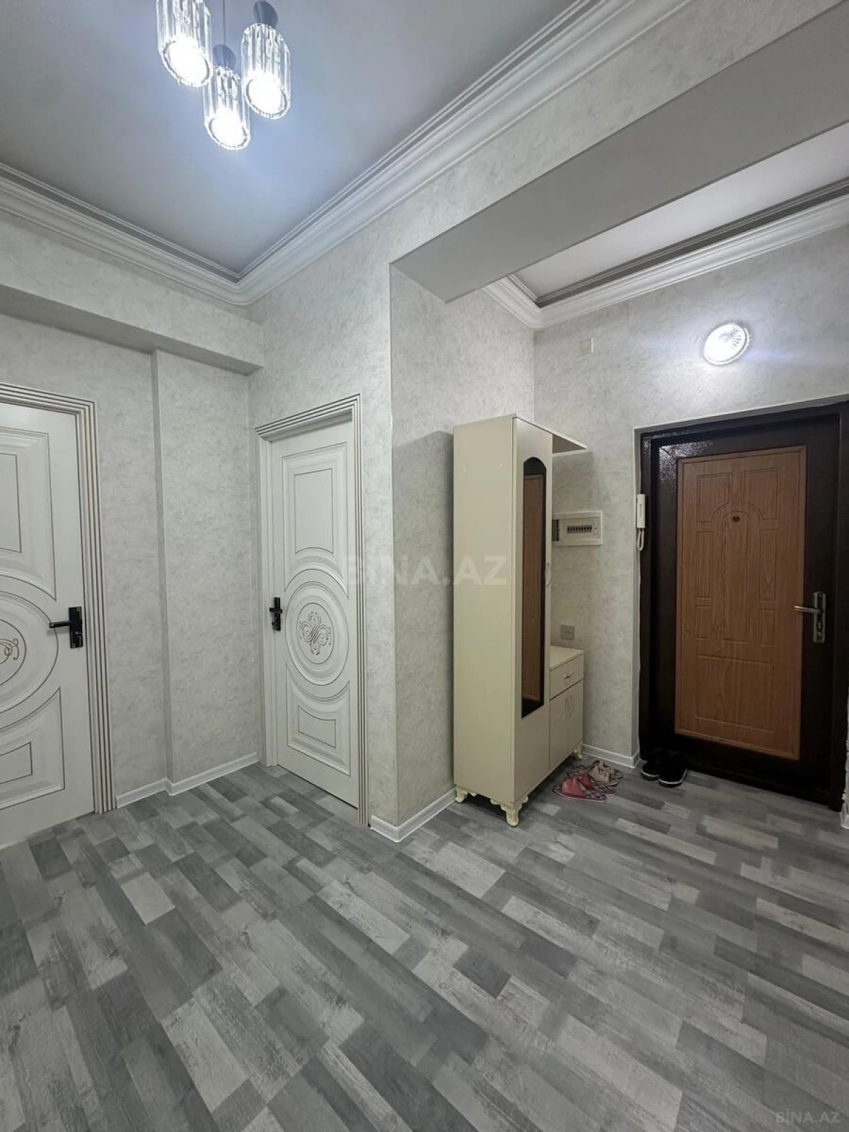 Kirayə verilir 2 otaqlı mənzil 75 m²