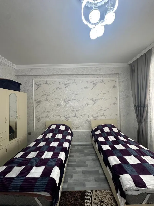 Kirayə verilir 2 otaqlı mənzil 75 m²