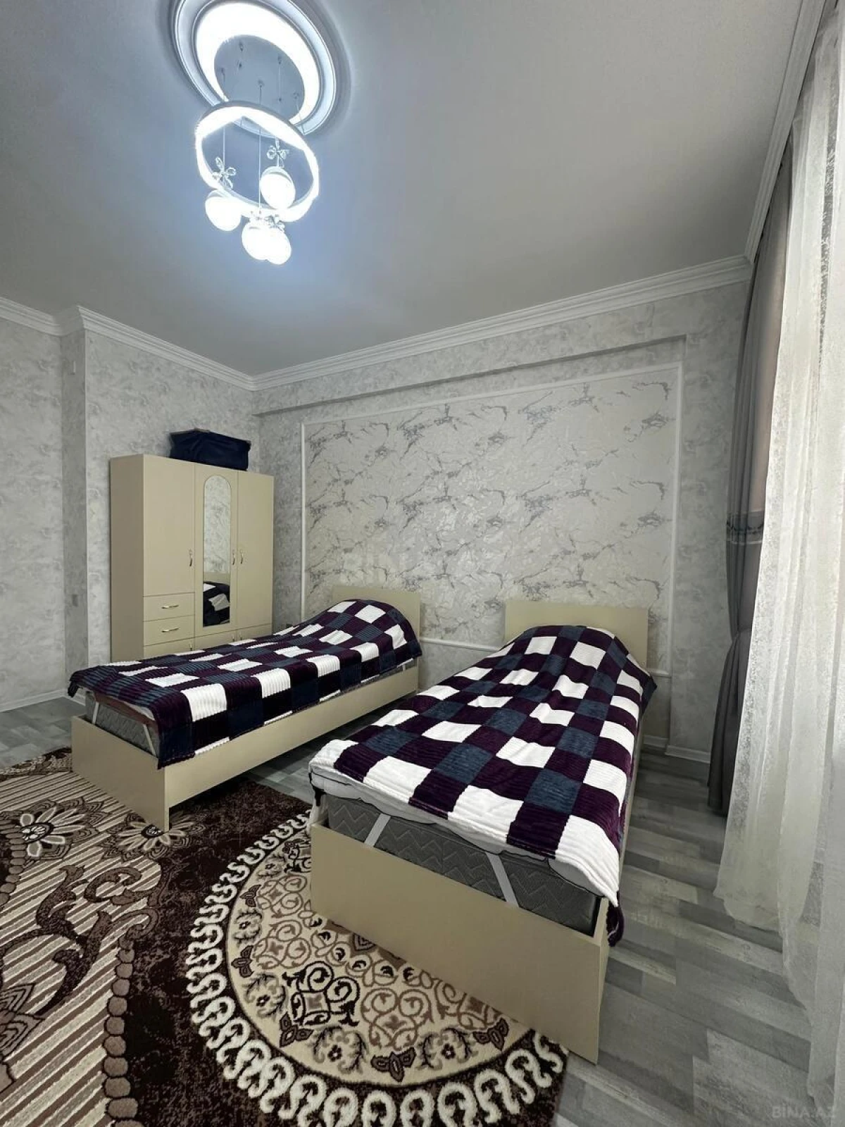 Kirayə verilir 2 otaqlı mənzil 75 m²