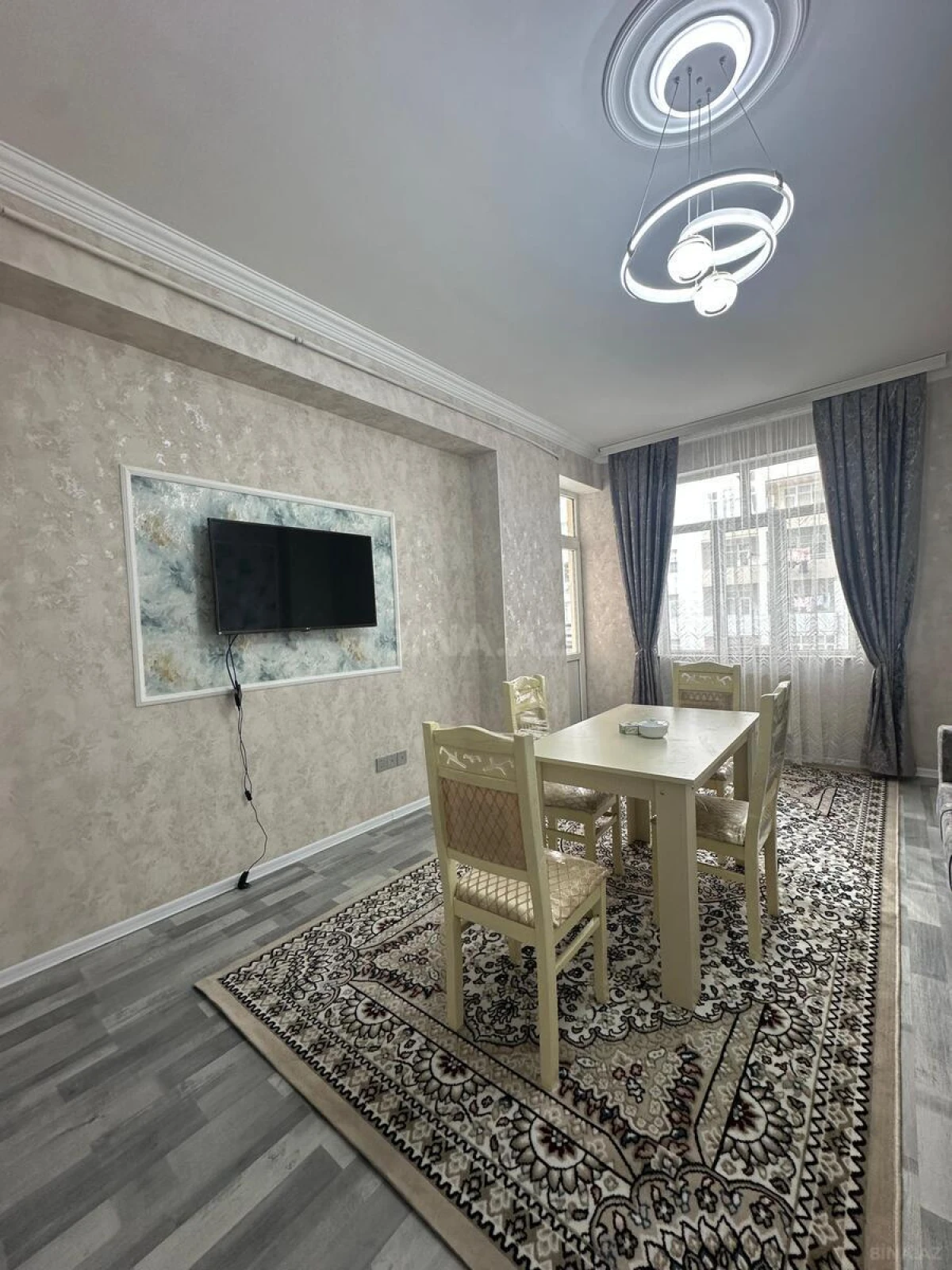 Kirayə verilir 2 otaqlı mənzil 75 m²