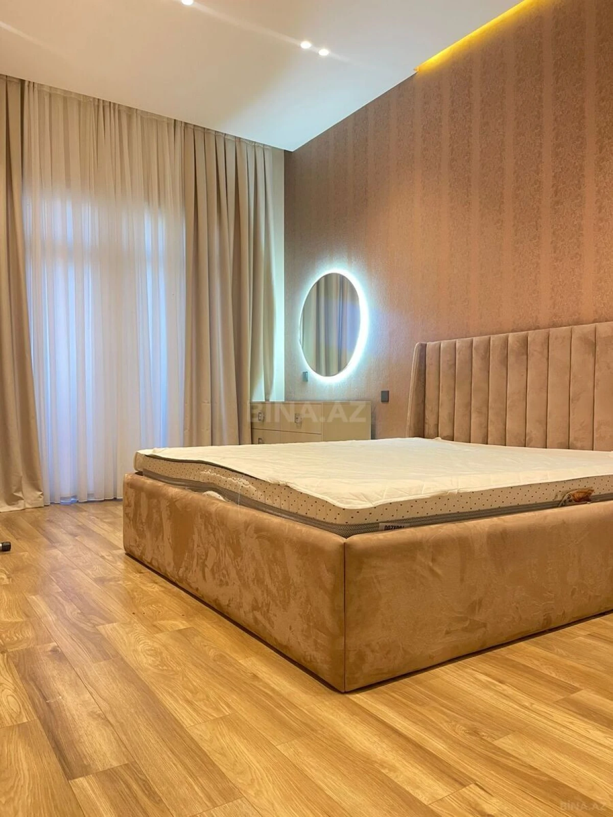 Kirayə verilir 2 otaqlı mənzil 100 m²