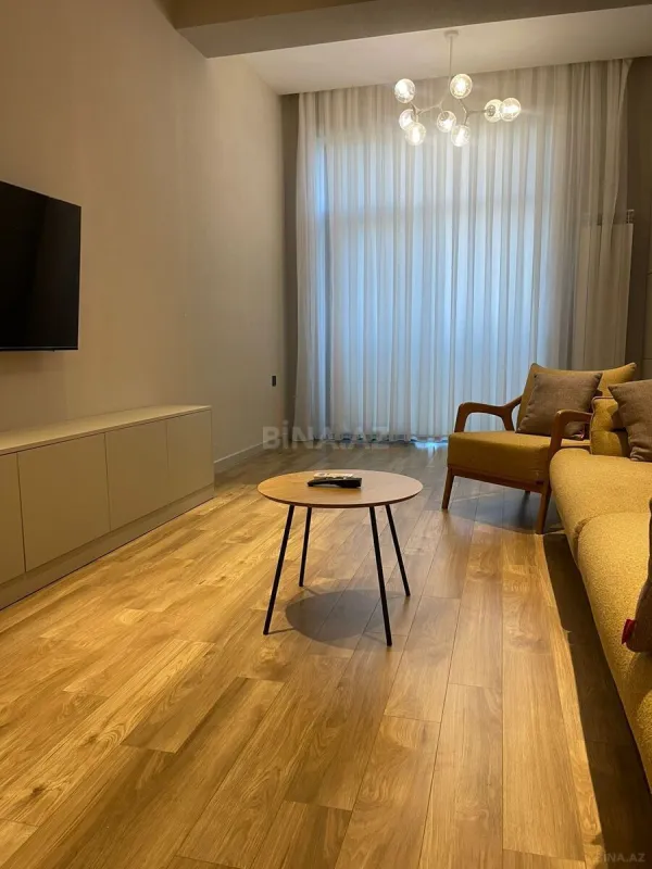 Kirayə verilir 2 otaqlı mənzil 100 m²