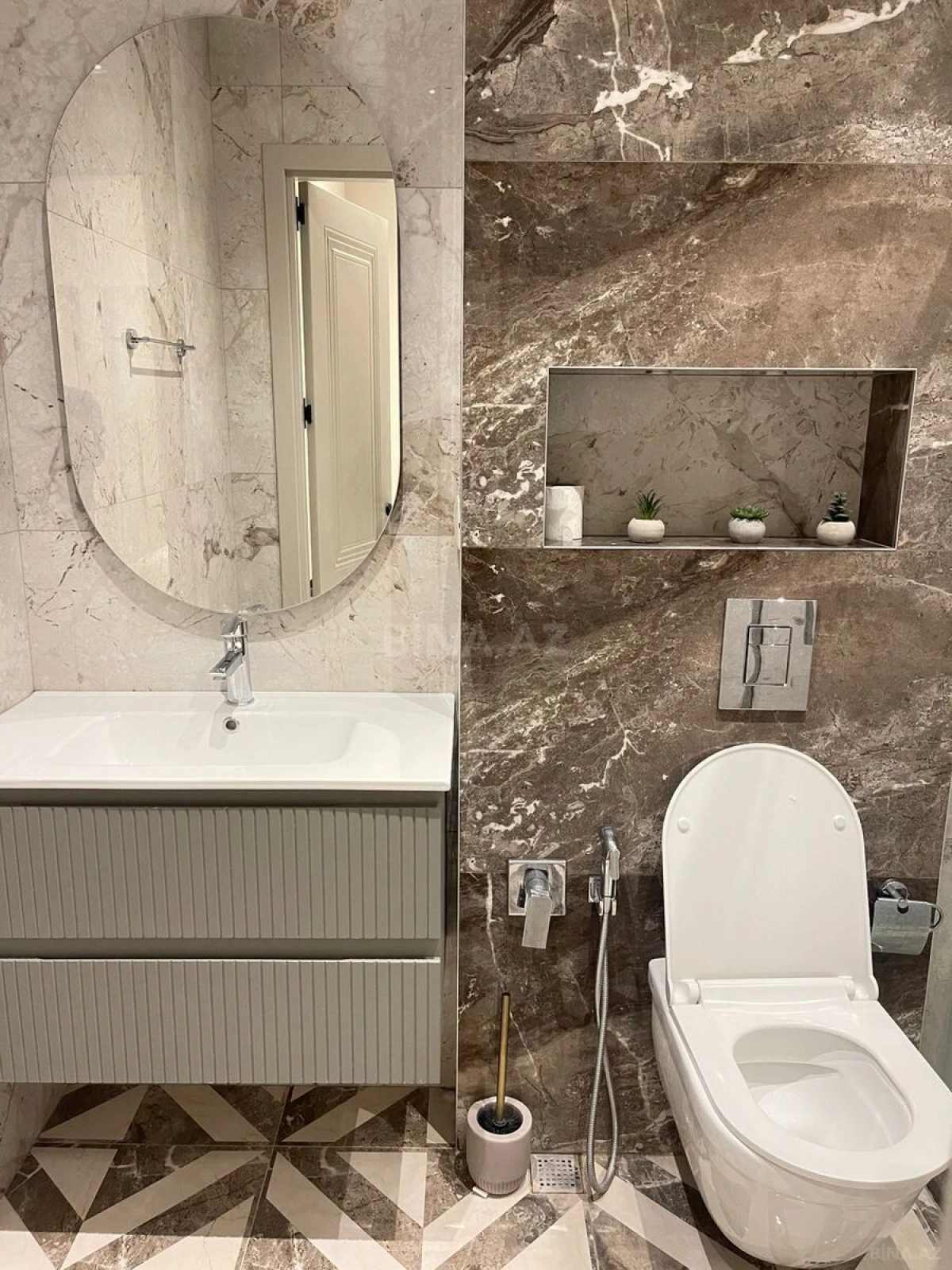 Kirayə verilir 2 otaqlı mənzil 100 m²