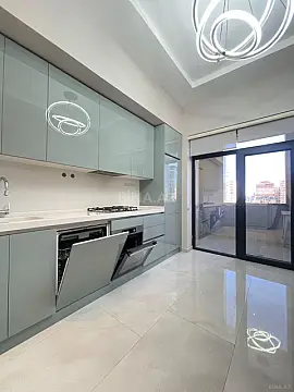Kirayə verilir 2 otaqlı mənzil 100 m²