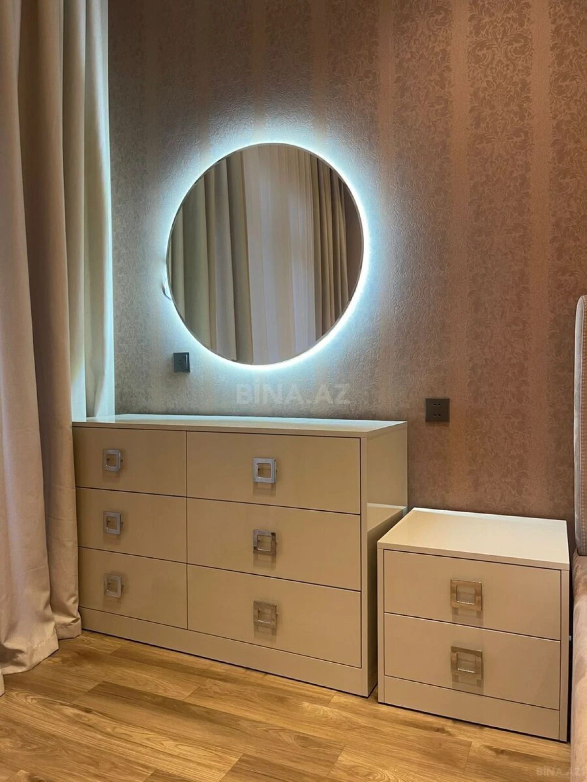 Kirayə verilir 2 otaqlı mənzil 100 m²