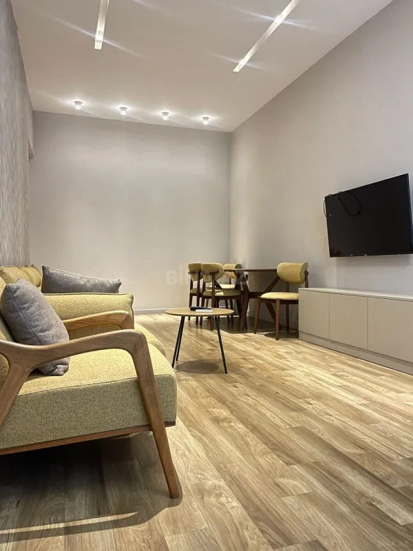 Kirayə verilir 2 otaqlı mənzil 100 m²