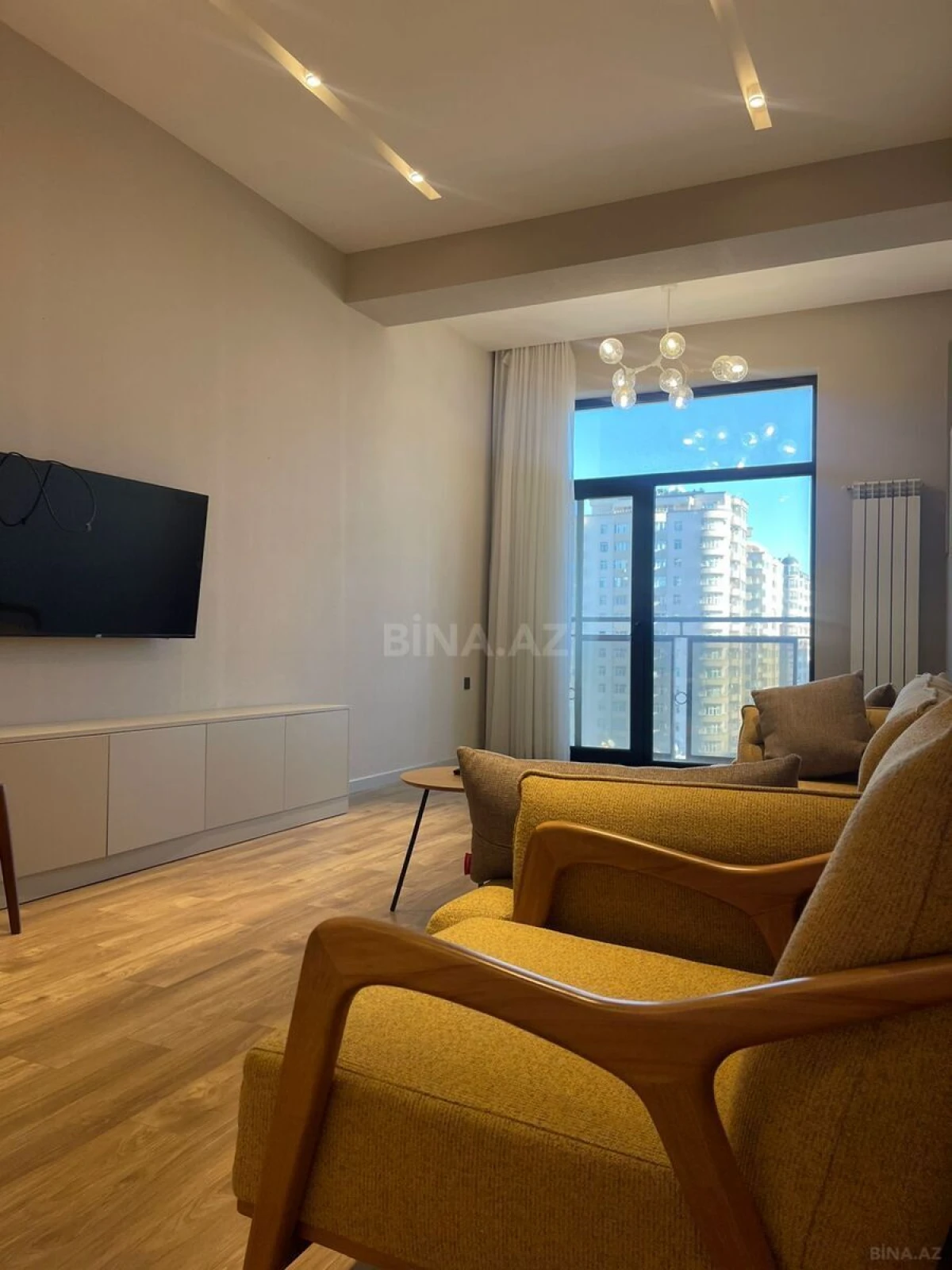 Kirayə verilir 2 otaqlı mənzil 100 m²